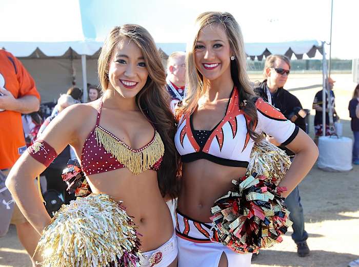 02-Pro_Bowl_Cheer-BY5_4786_0.jpg